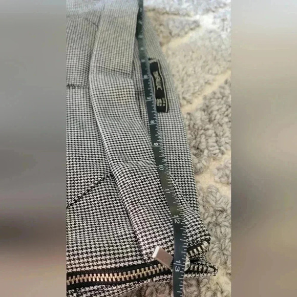 Zara Black & white Checkered Dress pants, size medium - Picture 7 of 13